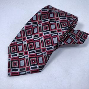 Geoffrey Beene All Silk Tie Unique Beautiful Squar